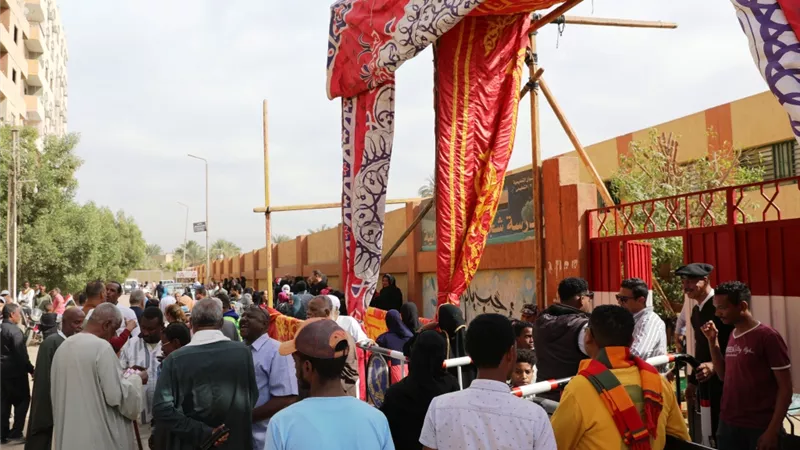 مواطني أسوان يسجلون ملحمه وطنية في حب مصر وإختيار رئيسهم