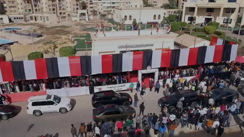 أهالي دمنهور يحتشدون أمام اللجان للمشاركة في الانتخابات الرئاسية 2024
