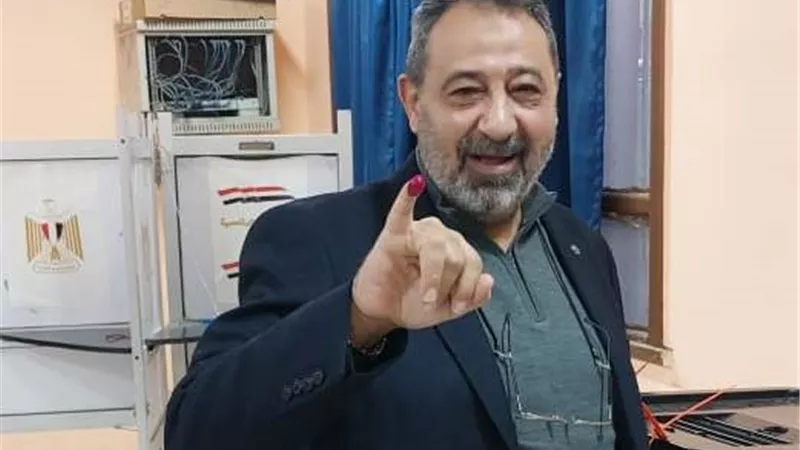 شاهد بالصور.. مجدى عبد الغنى يدلي بصوته في إنتخابات الرئاسة 2024