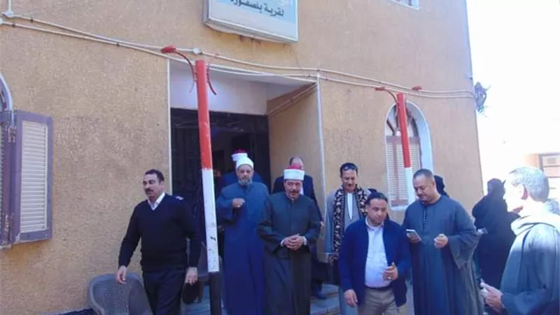 رئيس منطقة سوهاج الأزهرية يتفقد لجان المعاهد الأزهرية للانتخابات