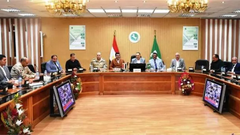 محافظ الشرقية يُتابع غلق صناديق الإقتراع للانتخابات الرئاسية