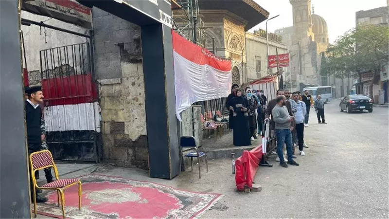 المواطنون يتوافدون على لجان الخليفة انتظارا لبدء التصويت فى اليوم الثالث للانتخابات الرئاسية 2024