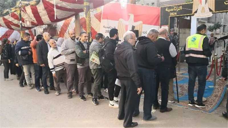 اقبال كبير من الناخبين بلجنة السيدة حنيفة بروض الفرج