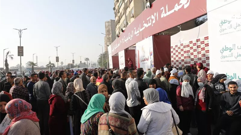 بدء توافد الناخبين على لجان الاقتراع بالحي العاشر وزهراءمدينة نصر