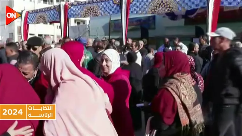 المراة فى الصدارة.. إقبال كثيف من المواطنين على لجان الاقتراع فى اليوم الثالث