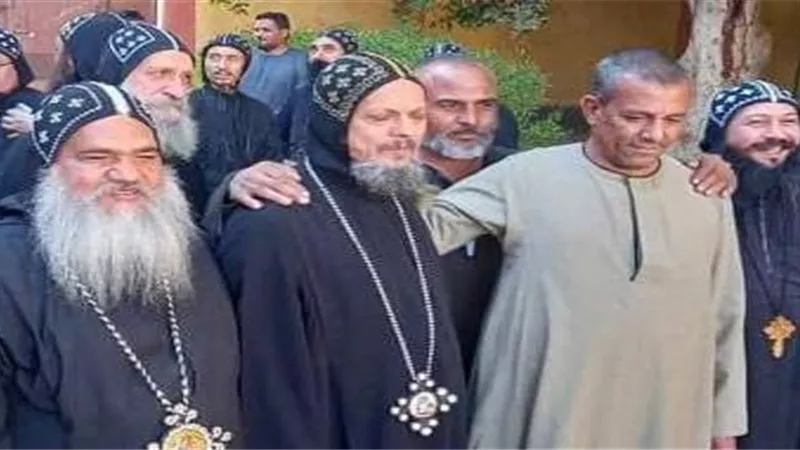مجمع رهبان دير مارجرجس بالأقصر يدلون بأصواتهم فى الانتخابات