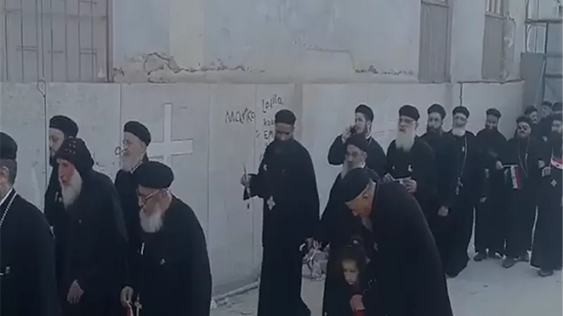 قساوسة طنطا في مسيرة حاشدة للمشاركة في الانتخابات الرئاسية