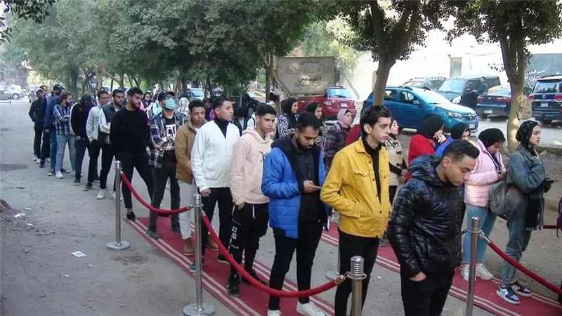 الشباب احلتوا الصفوف الأمامية.. إقبال كثيف من المواطنين في البساتين للتصويت بثالث أيام الانتخابات الرئاسية