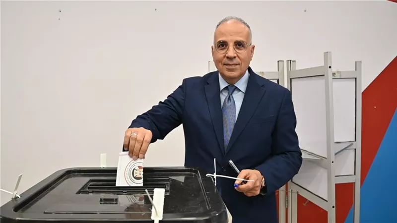 وزير الرى يدلى بصوته فى الانتخابات الرئاسية ٢٠٢٤