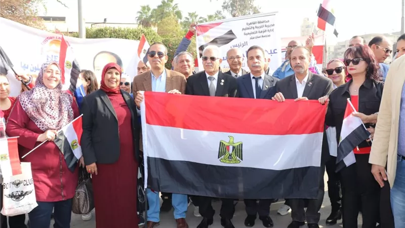 مدير تعليم القاهرة يقود مسيرات فى حب مصر بالنزهة ومصر الجديدة