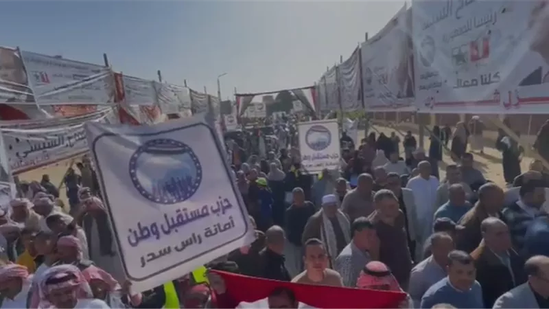 مسيرة حاشدة بجنوب سيناء لحث المواطنين على المشاركة بالانتخابات