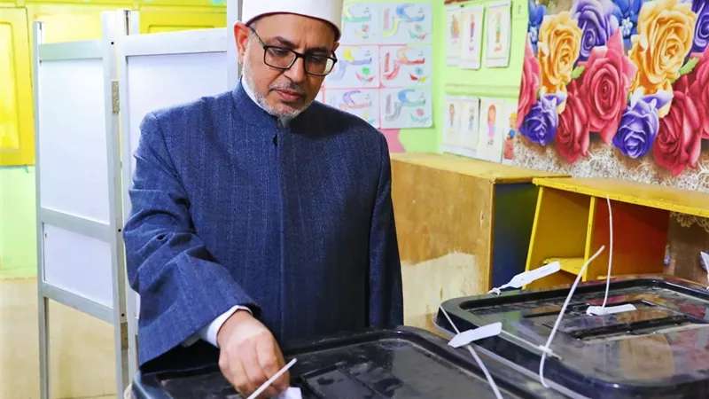 رئيس جامعة الأزهر: المشاركة في الانتخابات واجب الوقت
