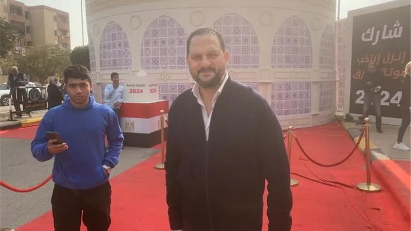 الفنان عماد زيادة يدلى بصوته بالانتخابات الرئاسية 2024