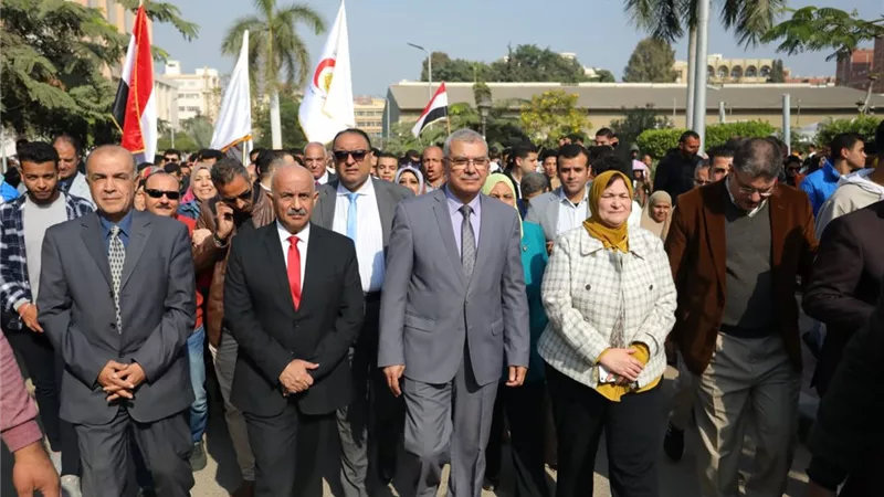 جامعة الزقازيق تواصل مسيراتها للحث على المشاركة فى الانتخابات