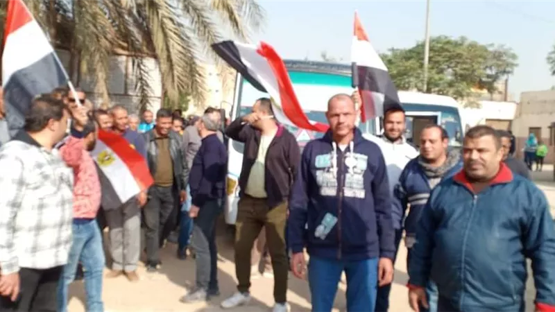 العاملون بالنيل للإنشاء والطرق يشاركون فى الإنتخابات الرئاسية