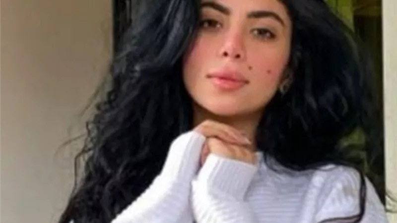 كارولين عزمي تنضم لـ احمد العوضى فى 