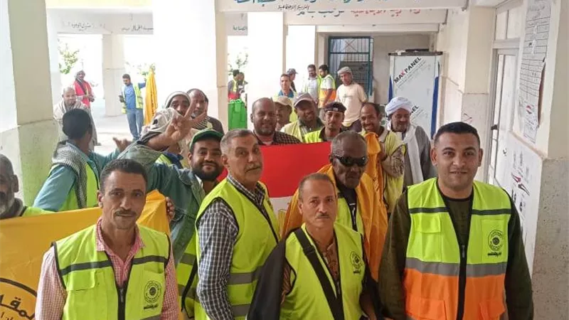 قبل ساعات من غلق لجان الانتخابات الرئاسية حشود كبيرة من المواطنين
