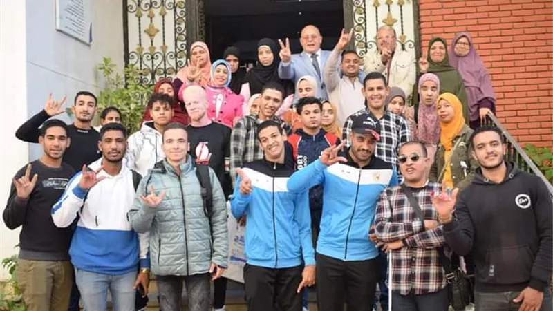 ذوي الإعاقة بجامعة سوهاج يدلوا بأصواتهم بالإنتخابات الرئاسية