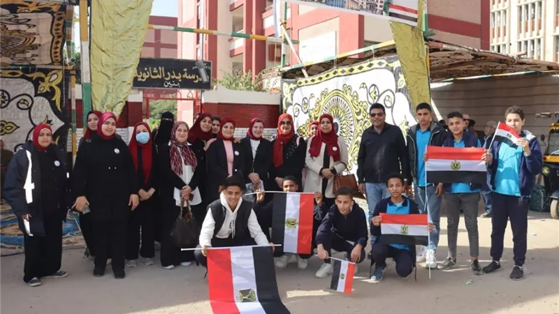 معلمو منارة بدر وأسرهم شاركوا بقوة في العرس الانتخابي.. ونظموا مسيرة رد الجميل