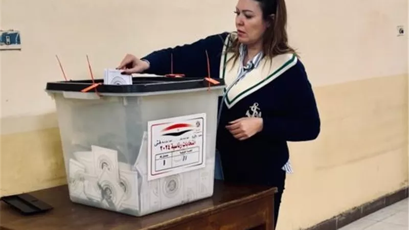 الاعلامية شريهان أبو الحسن تدلى بصوتها فى الانتخابات الرئاسية