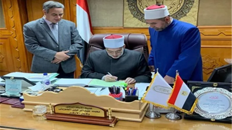 وكيل الأزهر يعتمد نتيجة اختبارات الدراسين برواق الجامع الأزهر