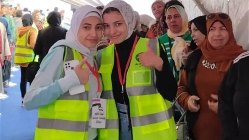 حسنوات وفتيات مدينة بدر يتصدرن طوابير إنتخابات الرئاسة.. بالفيديو