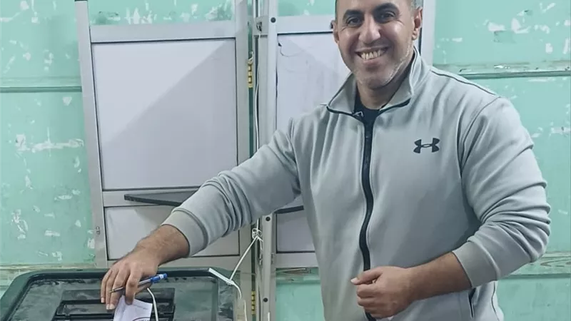 سكرتير لجنة حكام كمال الأجسام يُدلي بصوته في الانتخابات الرئاسية