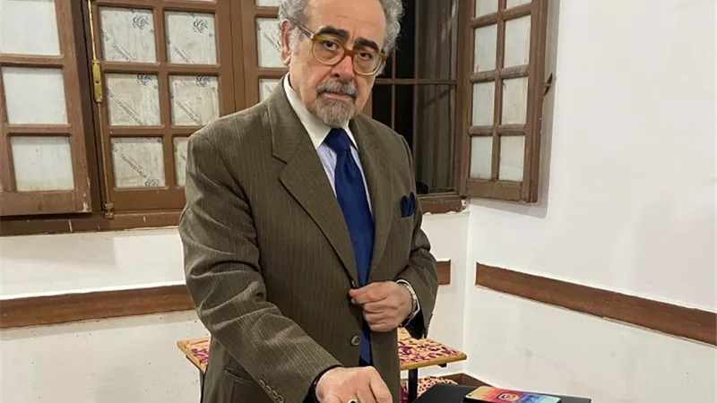 نقيب كتاب مصر يدلي بصوته في الانتخابات الرئاسية