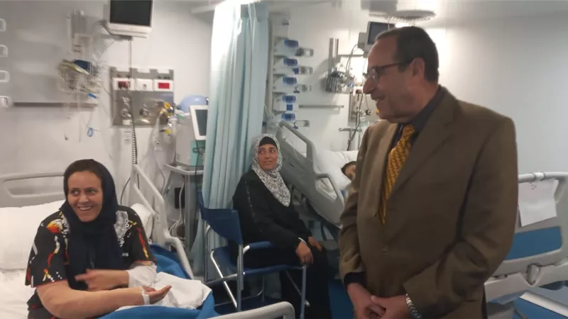محافظ شمال سيناء يزور الجرحي الفلسطينيين على متن السفينة الإيطالي