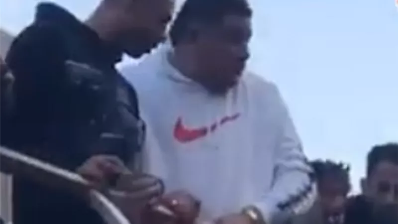 حمو بيكا يدلي بصوته في لجنته بأرض اللواء