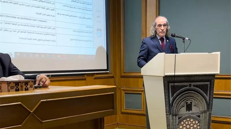 ابو قحف: نحن أمام اختيار صعب فى عالم تتصارع فيه حضارتين
