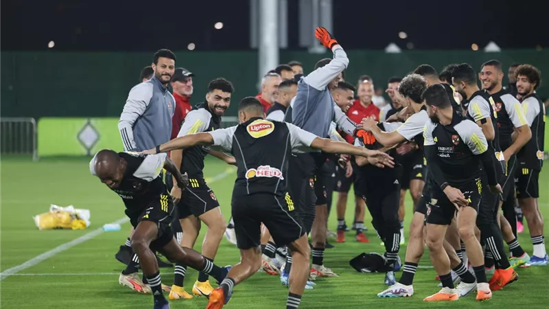 شاهد احتفال لاعبي الأهلي بكهربا وتاو بعد فوزهم بجوائز الكاف